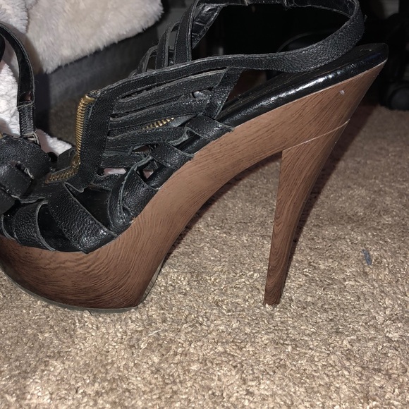 Jessica Simpson Heels - Picture 1 of 8